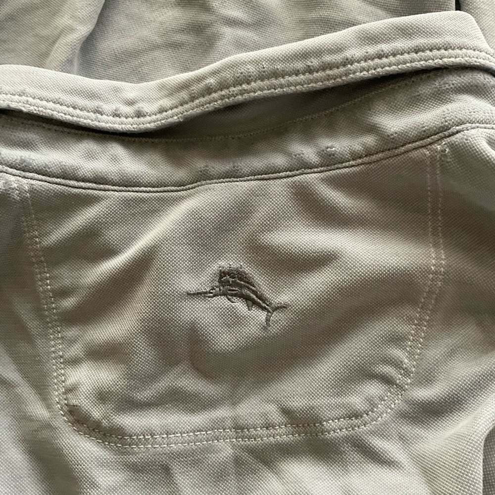 Men’s used grey sand stone Tommy Bahama polo shirt size XL - Picture 2 of 4
